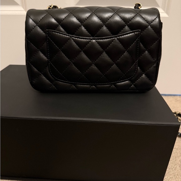 Chanel Black Quilted Shoulder Bag - Picture 4 of 6